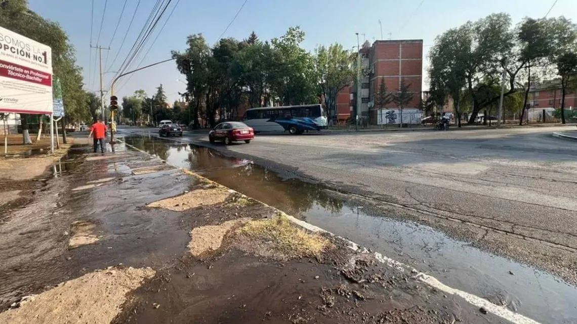 Cuautitlán Izcalli: Empresa fractura red de agua potable
