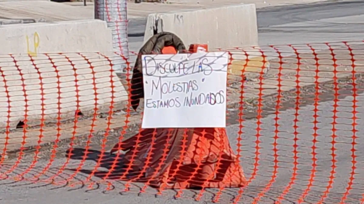 Vecinos de Chalco bloquean Av. Solidaridad tras 24 días de crisis por inundaciones