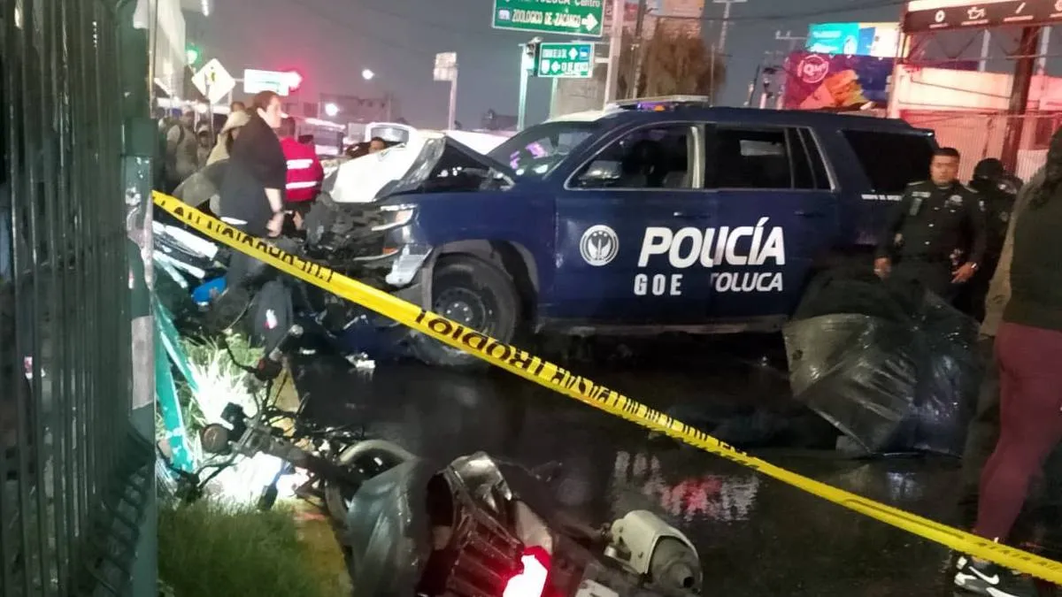 Patrulla de Toluca provoca carambola; un fallecido