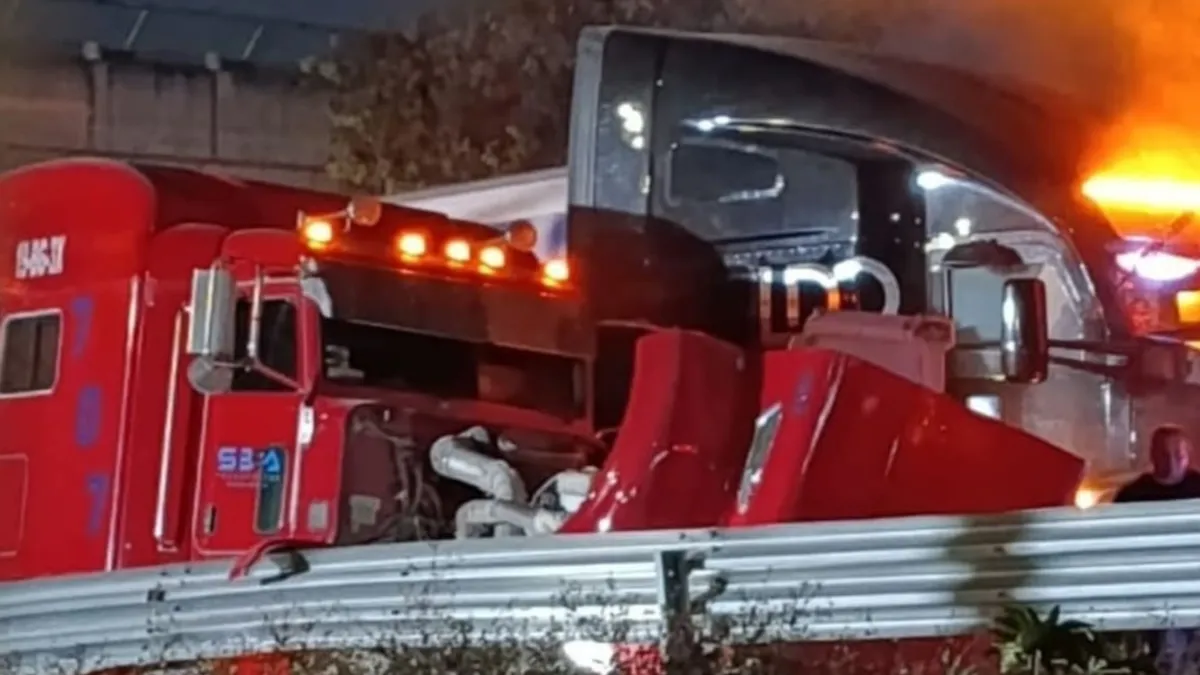 [VIDEO] Se registra fuete accidente de tráileres en la México-Querétaro