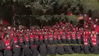Se derrumban gradas durante foto de graduación en La Ibero en CDMX [VIDEO]
