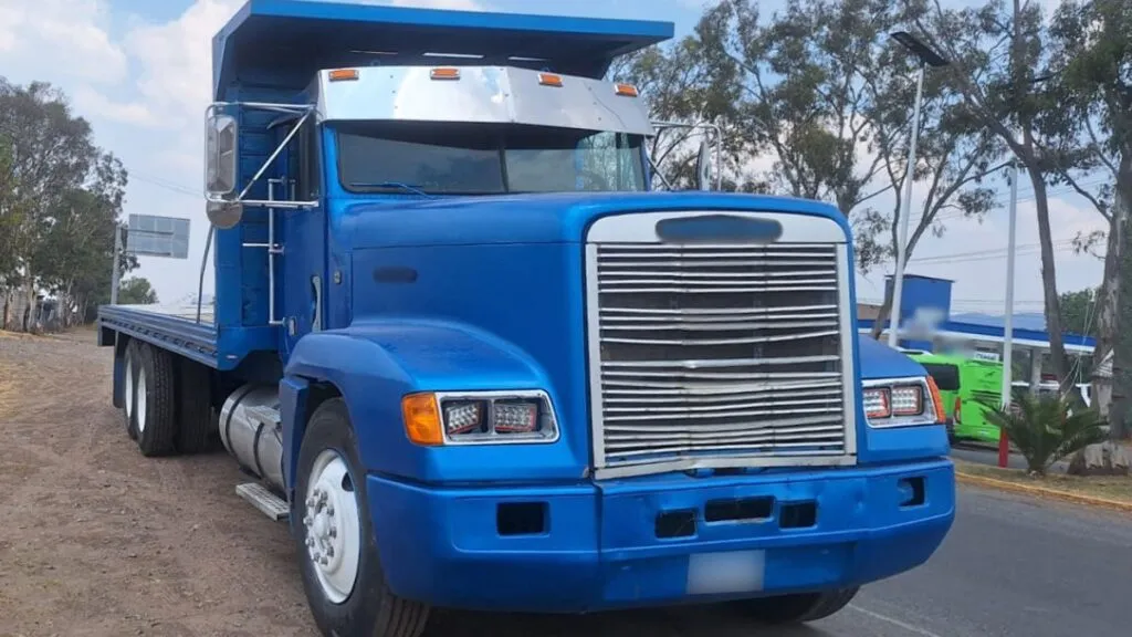 Jilotepec: Detienen a tres posibles implicados por robo de auto y portación de armas