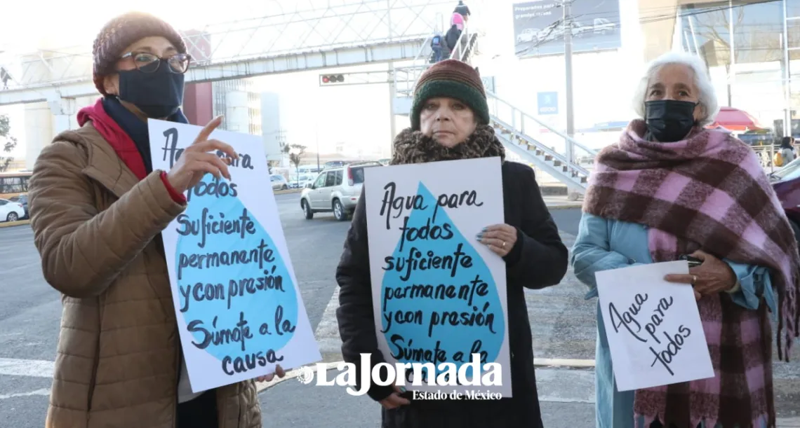 Toluca: Vecinos se manifiestan para exigir acceso a agua potable