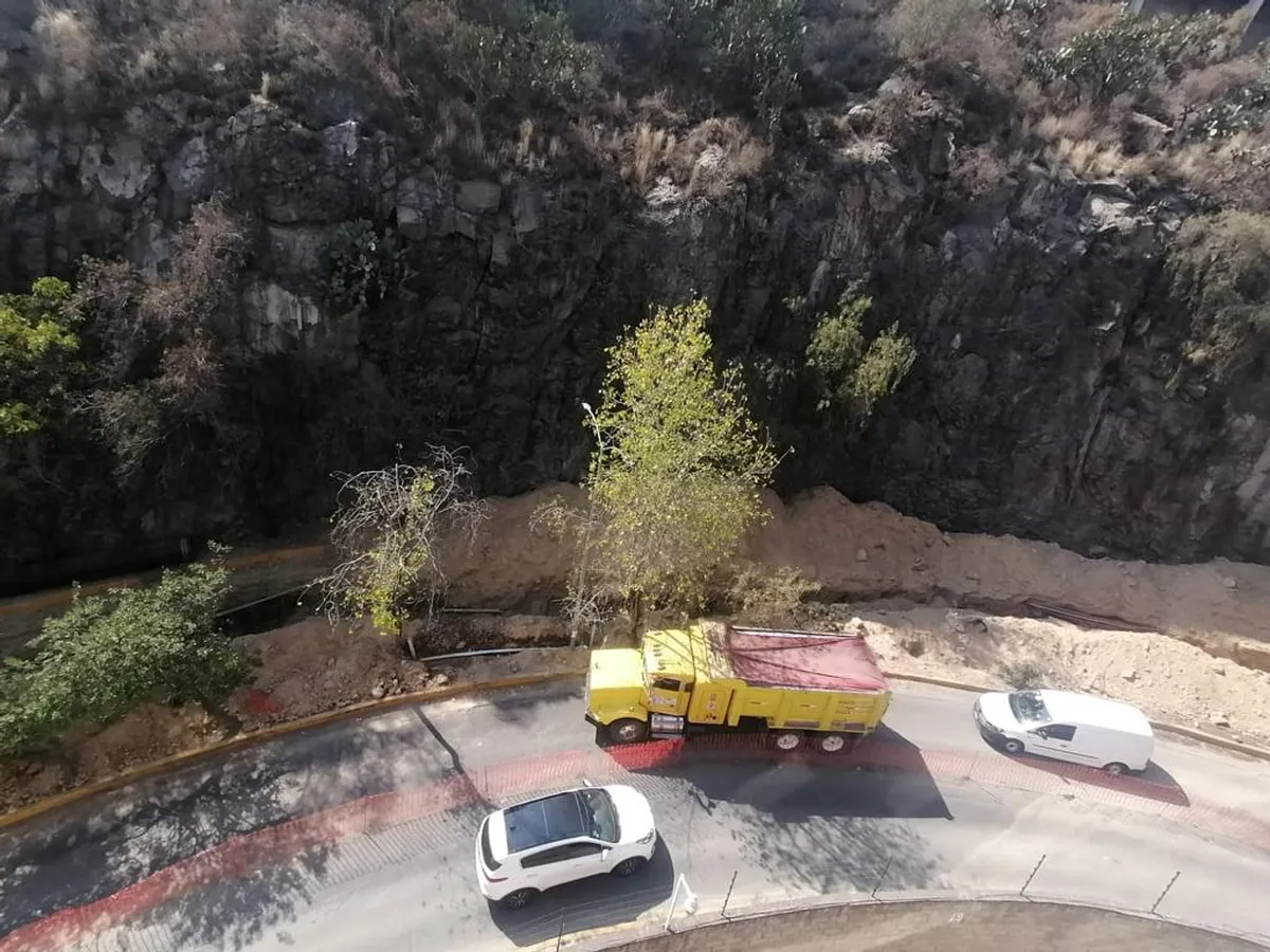 Colonos de Atizapán piden mayor seguridad en vialidad El Tornillo
