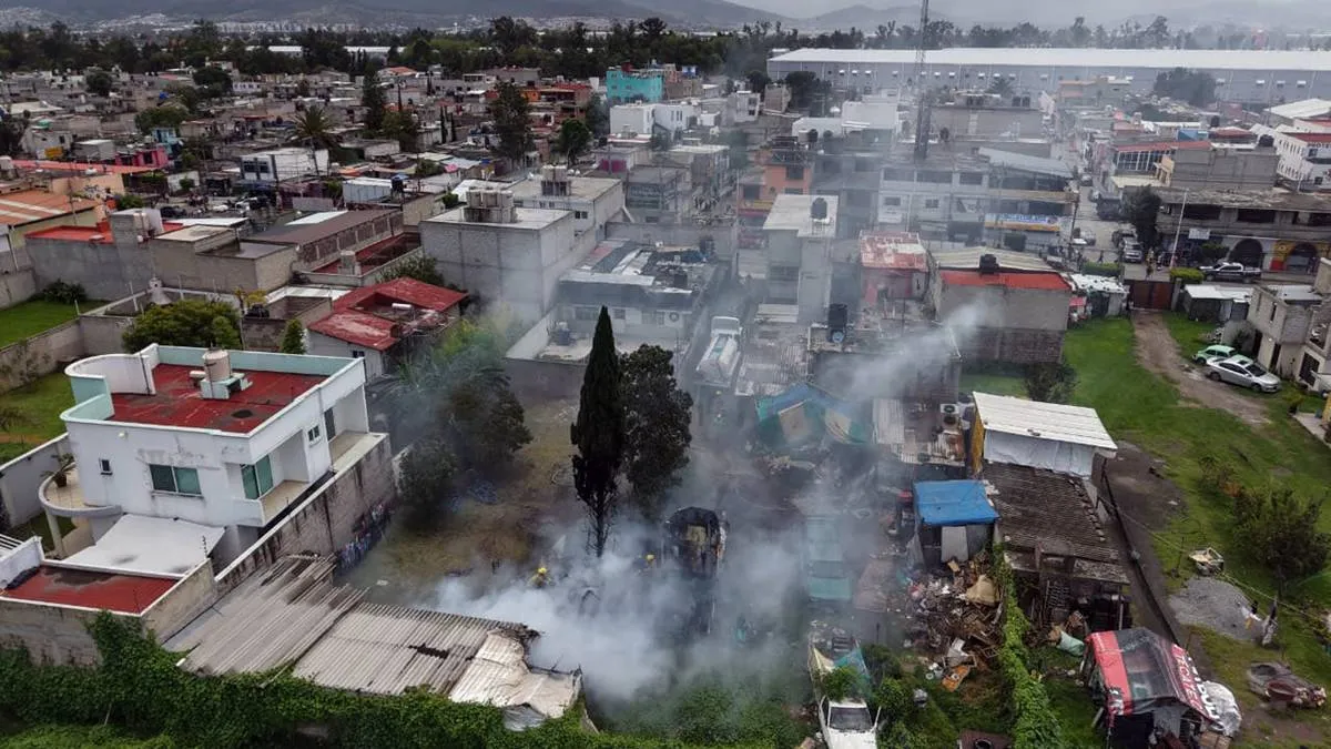 Explota tractocamión con pirotecnia en Tultepec [VIDEO]