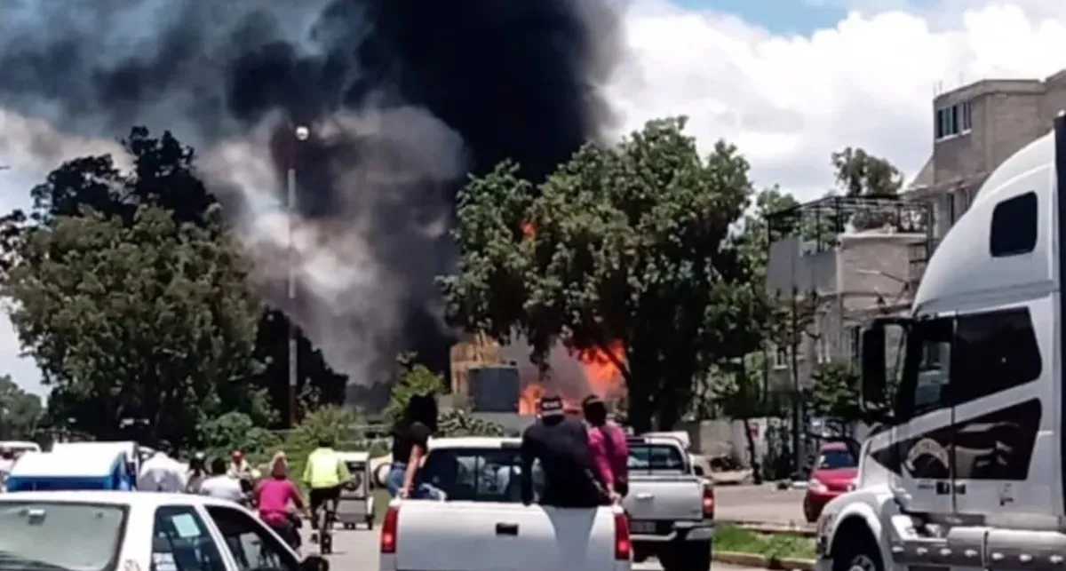 Chicoloapan: Incendio en planta tratadora de residuos