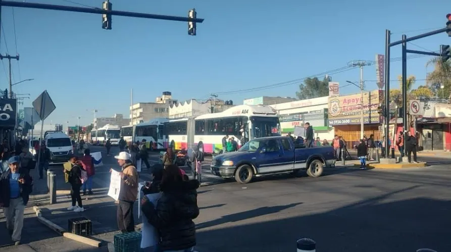 México-Pachuca: Bloquean carretera para exigir localización de menor