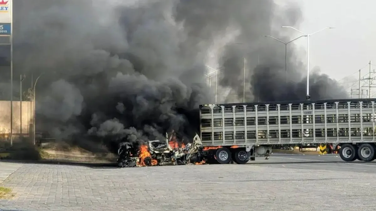Jalisco amanece con bloqueos y operativo desata enfrentamiento