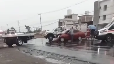 El incidente dejó personas lesionadas, por lo que equipos de emergencia acudieron al lugar.