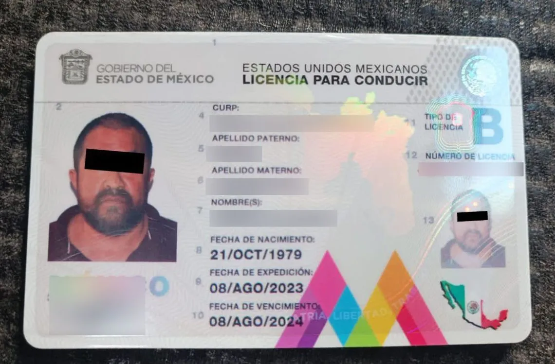 Tultitlán: Chofer atropella a policía al invadir carril del Mexibús