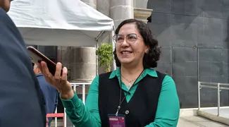 Claudia Mónica Hidalgo , ganadora de la Presea Edoméx 2023, al Periodismo e Información
