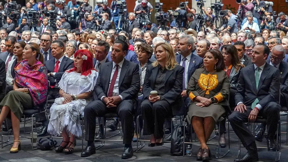 Delfina Gómez acompaña a Sheinbaum en su primer informe