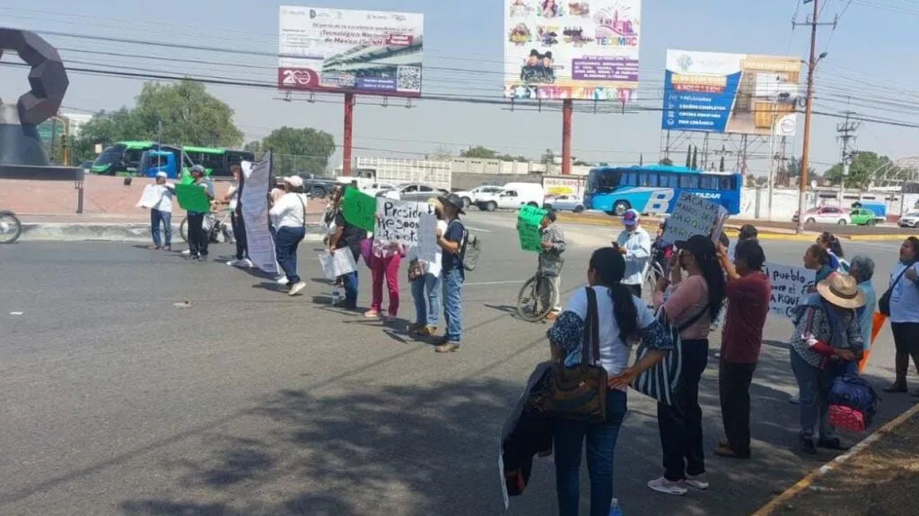 Vecinos se unen en defensa del parque central de Tecámac
