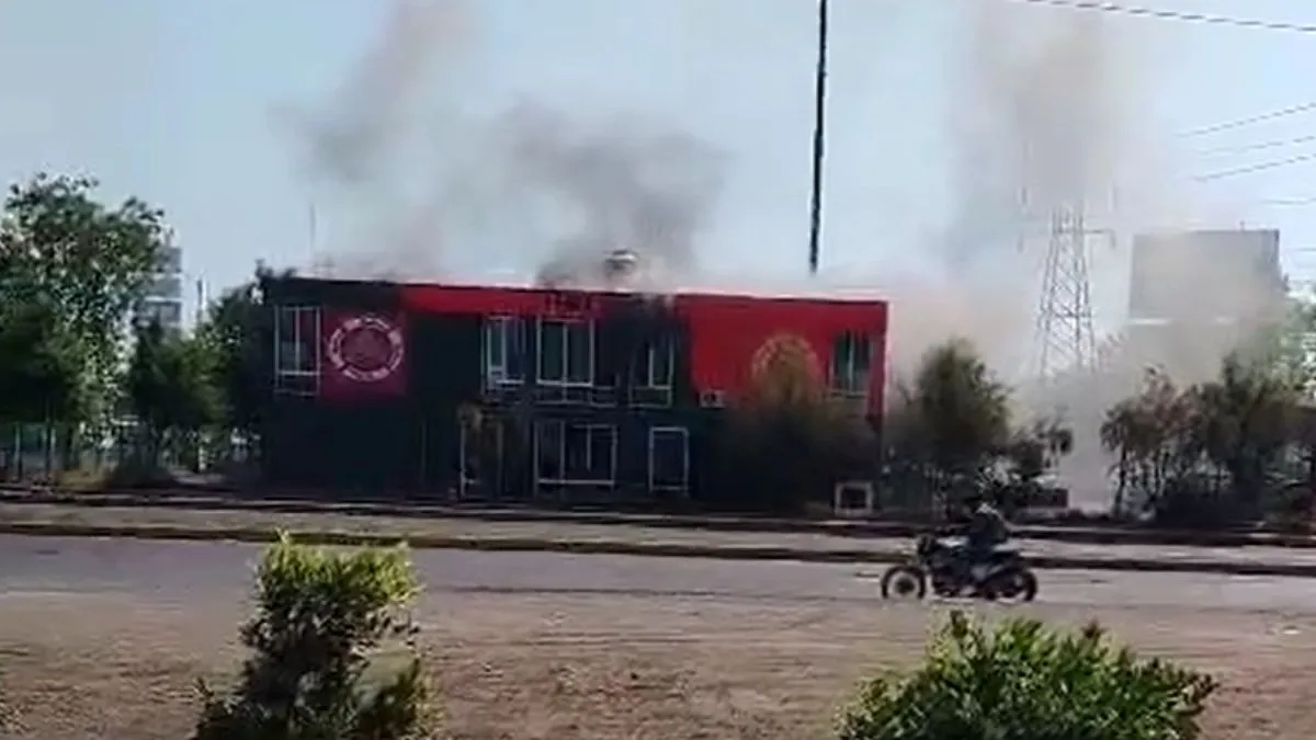 Neza: Se registra conato de incendio en edificio de Protección Civil [VIDEO]