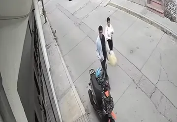 Tultepec registra ola de robos de motocicletas y cascos en la vía pública