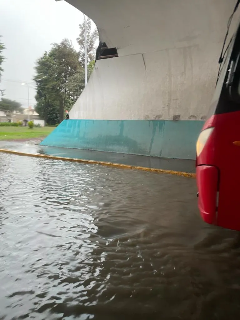 Lluvias provocan inundaciones en Toluca y Metepec