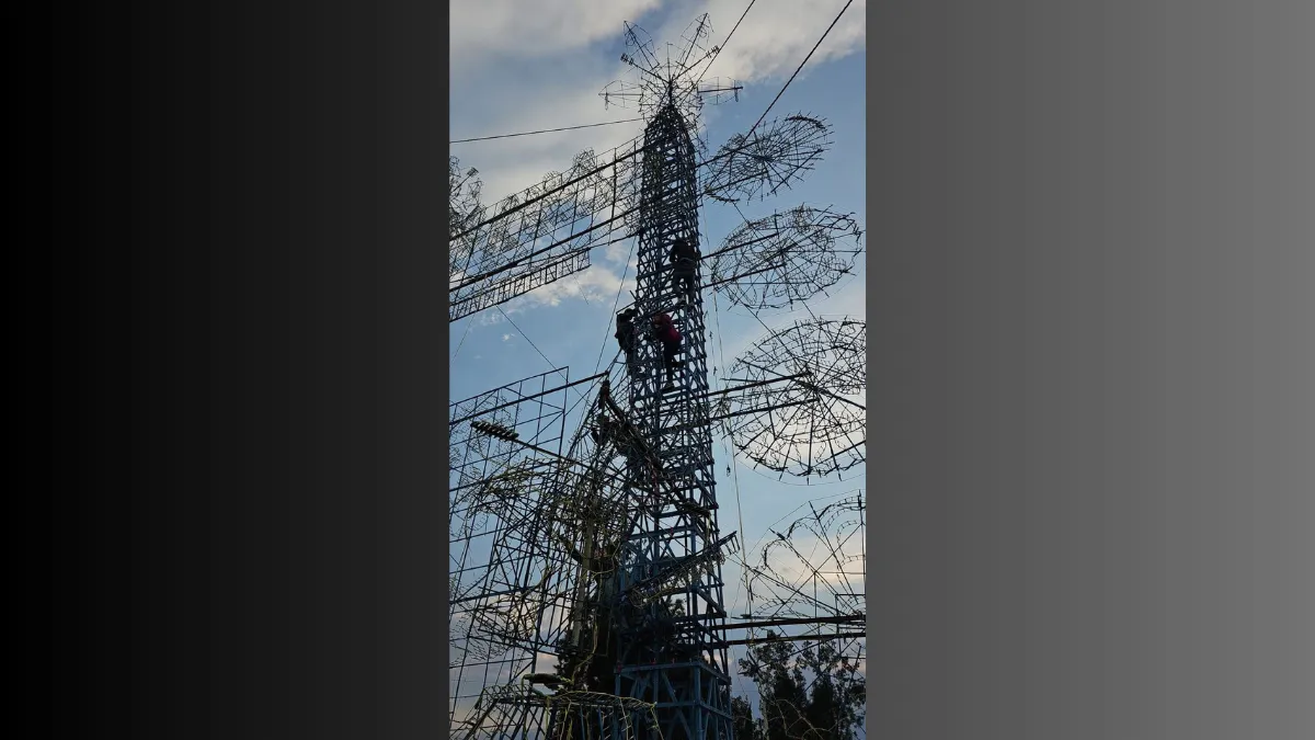 Cae rayo y enciende castillo pirotécnico en San Martín de las Pirámides