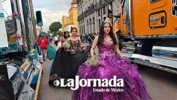 DIF Toluca y Ayuntamiento apadrinan a 157 quinceañeras