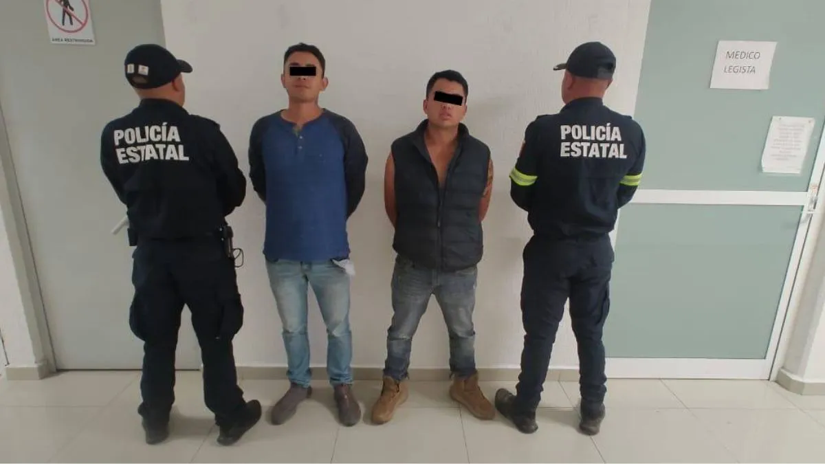 Detienen a dos hombres por probable delito de extorsión en Villa Victoria