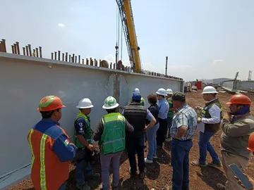 Gobernadora Delfina Gómez supervisa obra del Trolebús Chalco-Santa Martha