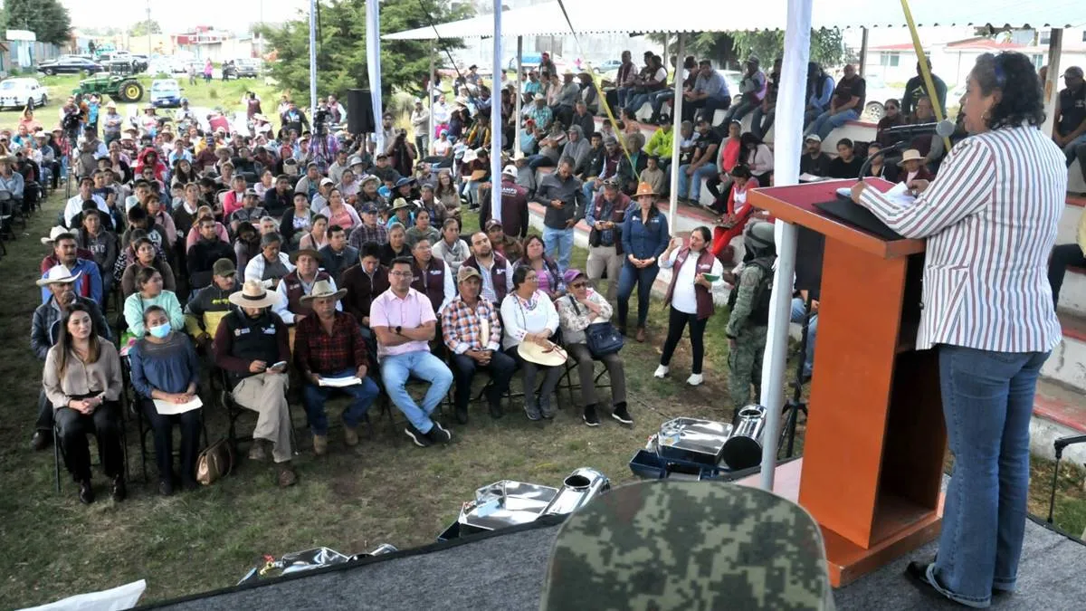 Texcaltitlán: Gobierno entrega recursos a mil 800 campesinos