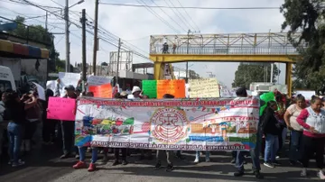 Manifestantes bloquean la carretera México-Texcoco