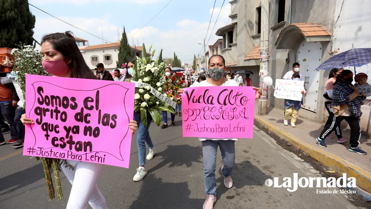 Dan último adiós a Lefni con pancartas y gritos de “justicia”