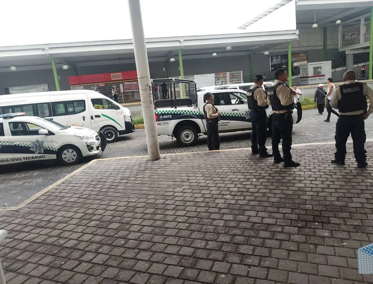 Vandalizan combis en paradero del Mexibús en Tecámac; hubo disparos