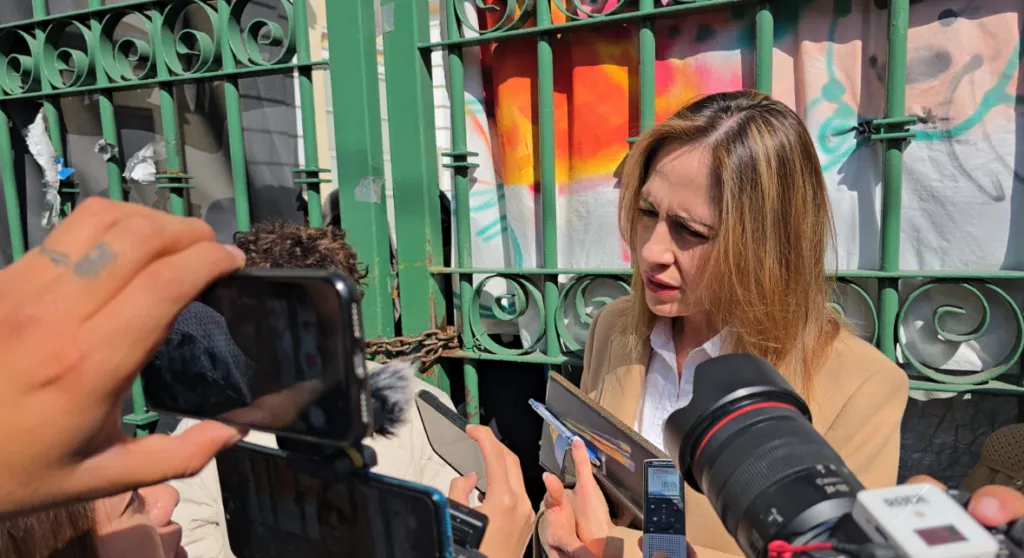 Fracasa intento de autoridades para ingresar a la Casa del Estudiante en Toluca