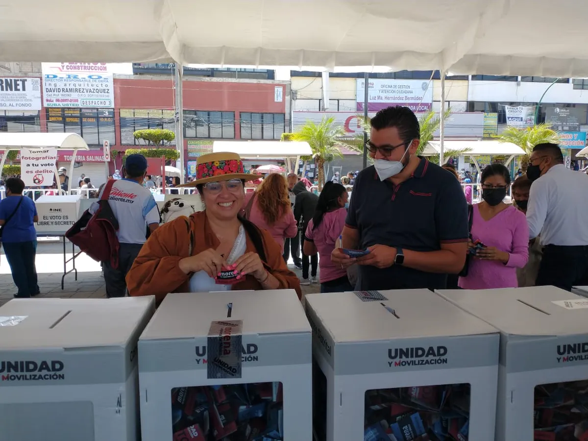 Denuncian desorganización en elección de consejeros distritales de Morena