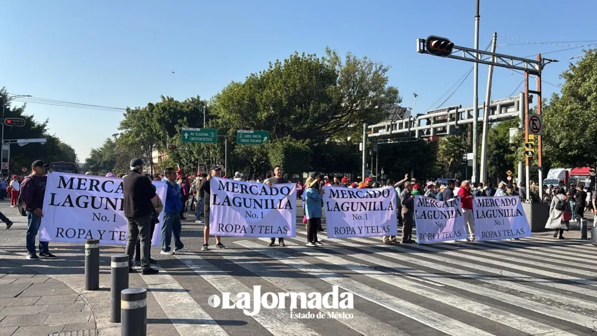 Exigen la derogación de estas disposiciones, argumentando que afectan sus derechos y condiciones laborales.