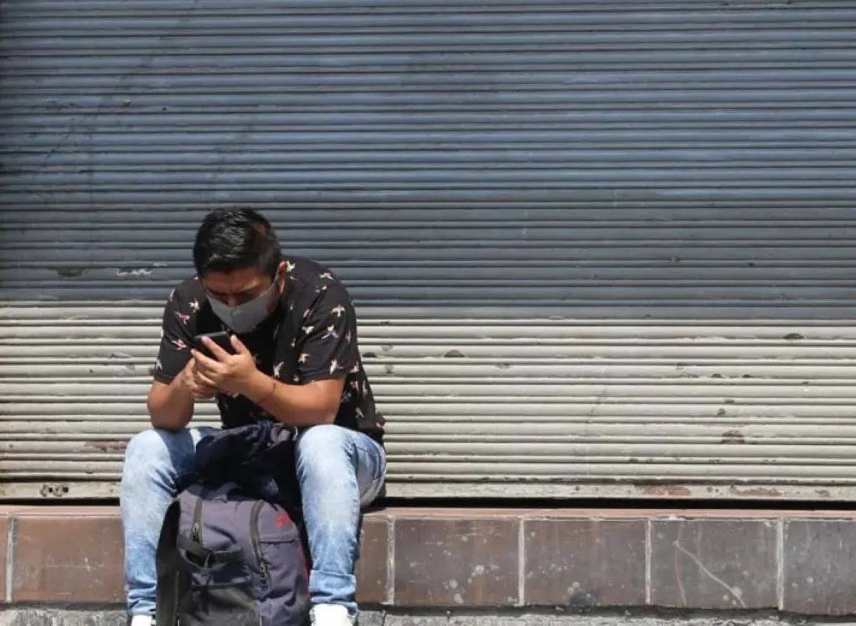 Así como lo lees, y es que uno de los apoyos económicos existentes entregan dinero mensualmente a personas de género masculino de 18 a 29 años. Foto: Especial.