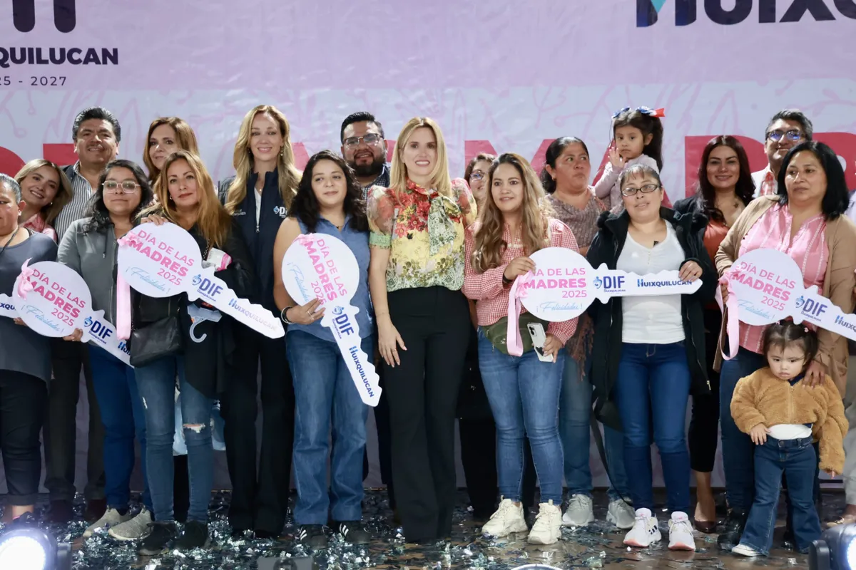 Huixquilucan regala 14 casas para reconocer la labor de las mamás