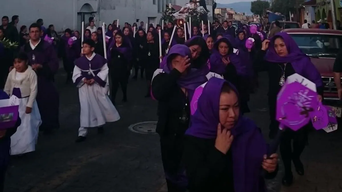 Cofradías de Metepec cumplen dos décadas caminando en silencio