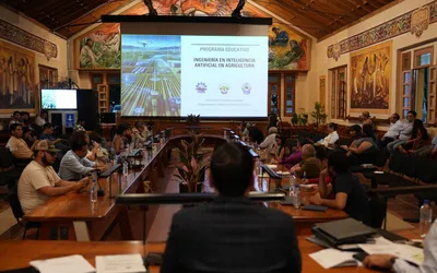 La carrera fue diseñada bajo un enfoque por competencias y créditos académicos, en modalidad presencial.