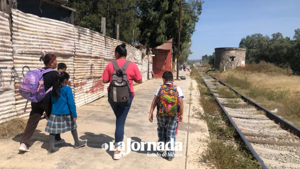 Tecámac pide a Sheinbaum regularizar predios escolares junto al tren AIFA–Pachuca