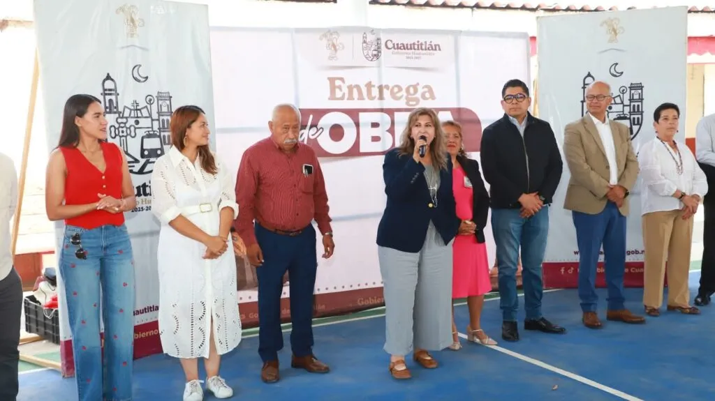 Juanita Carrillo entrega arcotecho en la ESTIC 128 de Cuautitlán