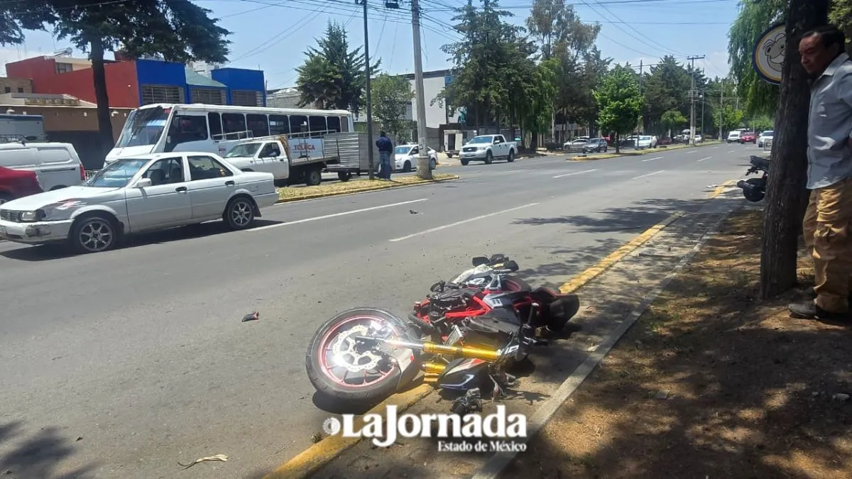 Accidente en Colón entre auto u moto deja a un lesionado
