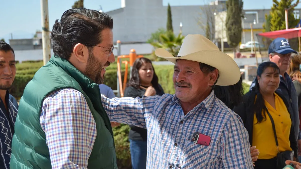 Adolfo Solís refuerza diálogo con la población durante Cabildo abierto