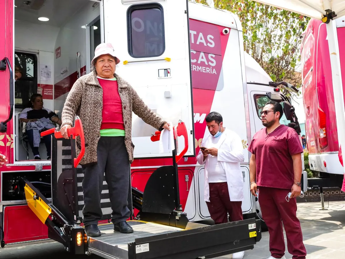 Brindan servicios médicos gratuitos a población vulnerable del Edomex
