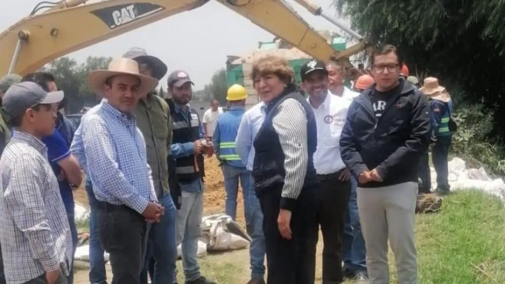 Autoridades refuerzan bordo y preparan desazolve en el río Papalotla tras desbordamiento