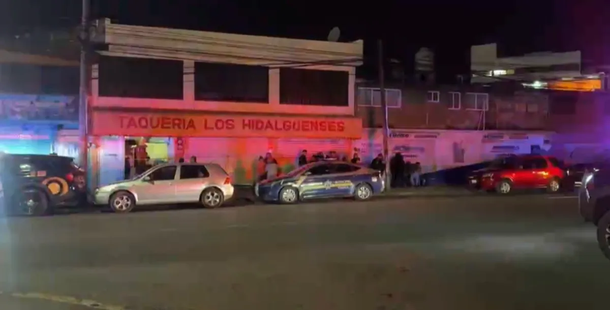 Según testigos, la pelea fue ocasionada por celos, lo que llevó a que el hombre sacara un arma de fuego y disparara contra la joven.