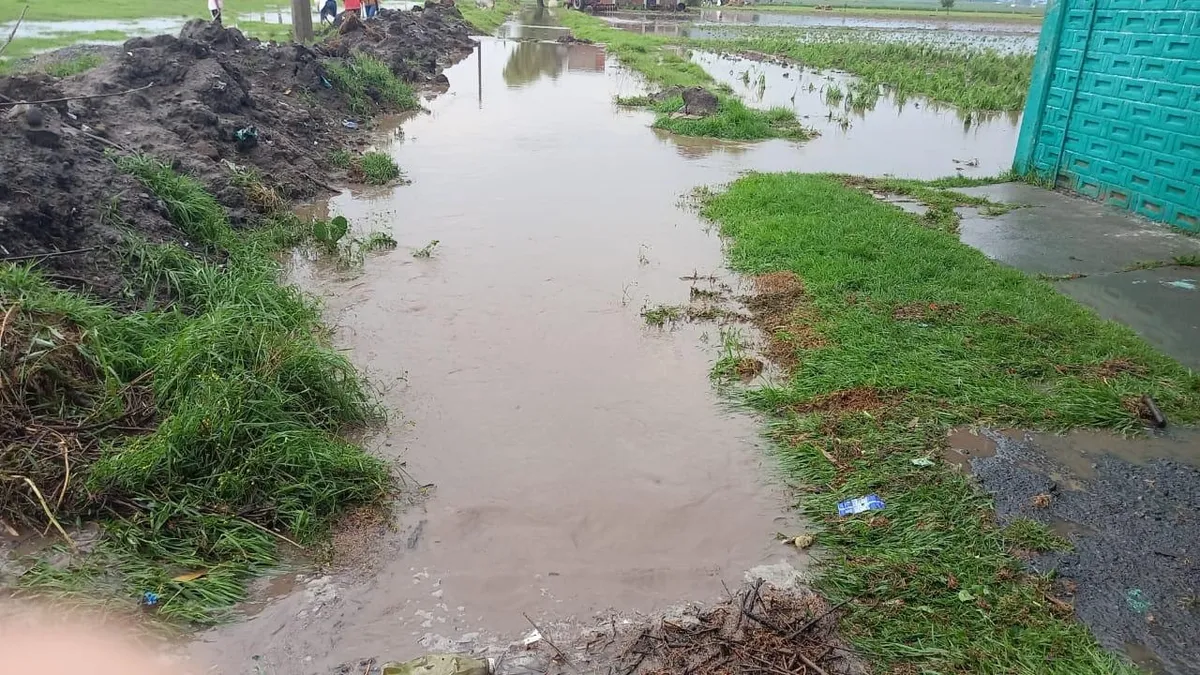Atienden afectaciones por aumento de caudal del río Tejalpa en San Pablo Autopan