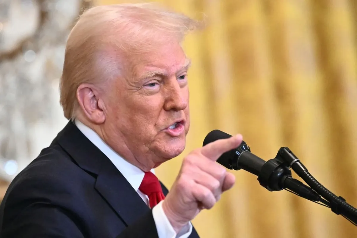 Trump anuncia aranceles del 25% a todos los autos que se exporten a EU a partir del 2 de abril