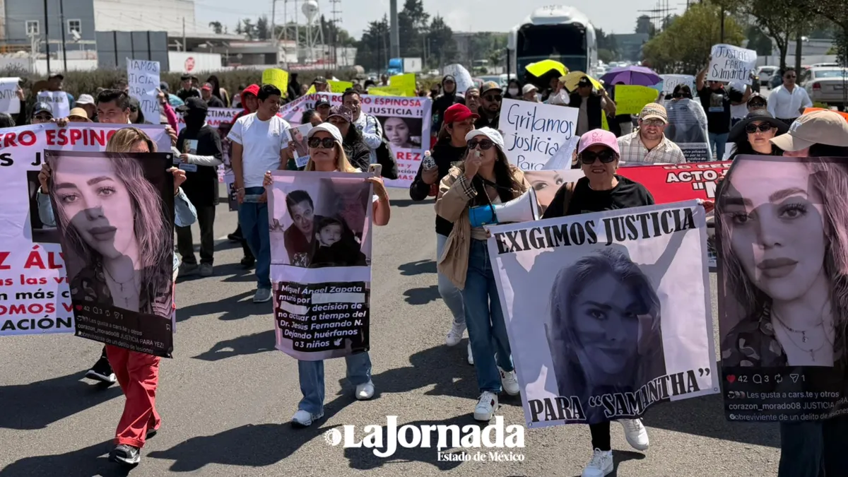 [VIDEO] Se manifiestan familiares y víctimas de cirugías plásticas en Toluca