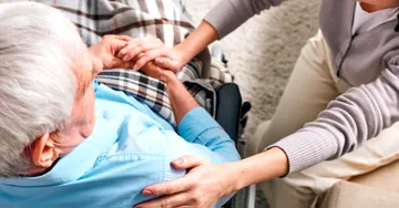 Ofrecen capacitación para el cuidado de adultos mayores en Toluca