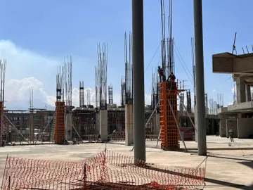 Retoman obras de ampliación de Galerías Metepec