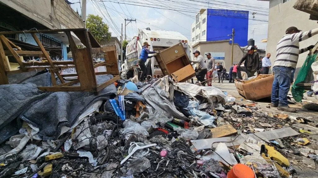 Ayuntamiento de Toluca retira 5 toneladas de basura en la Nueva Oxtotitlán