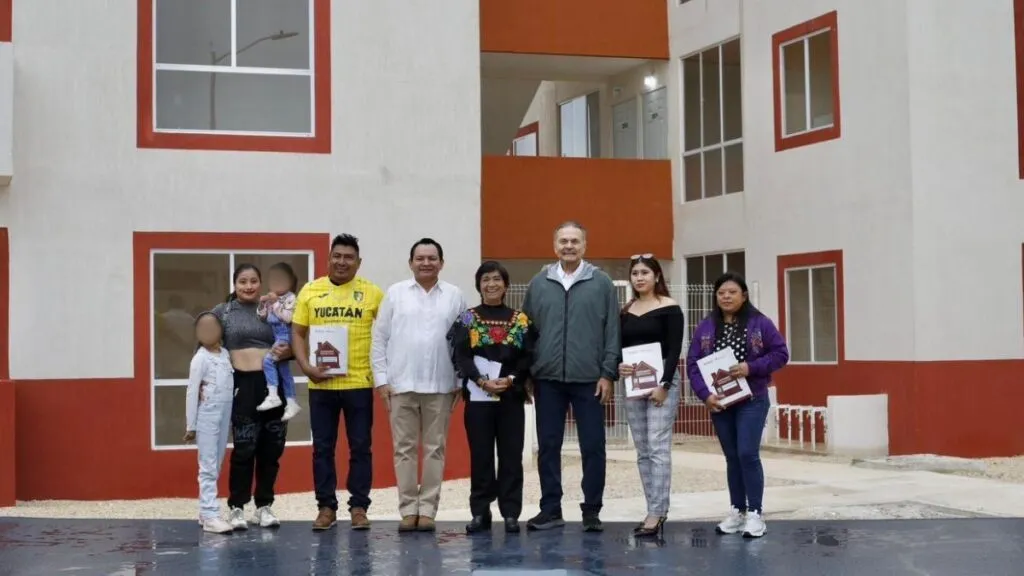 Infonavit entrega primeras viviendas a derechohabientes en Mérida, Yucatán