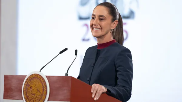 Sheinbaum confirmó que la FGR investiga a empresarios de EU por presunto ‘huachicol’ fiscal y contrabando de gasolina.